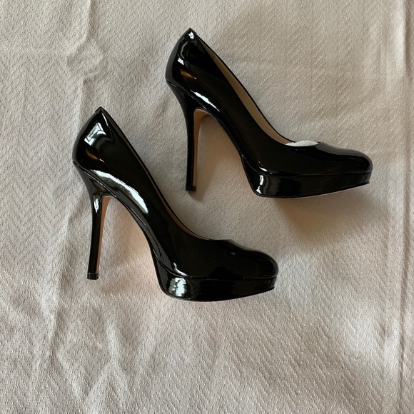 🔥HOST PICK🔥 Joan and David Black Patent Heels - Picture 1 of 14